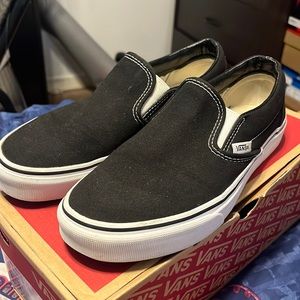 Vans classic slip ons